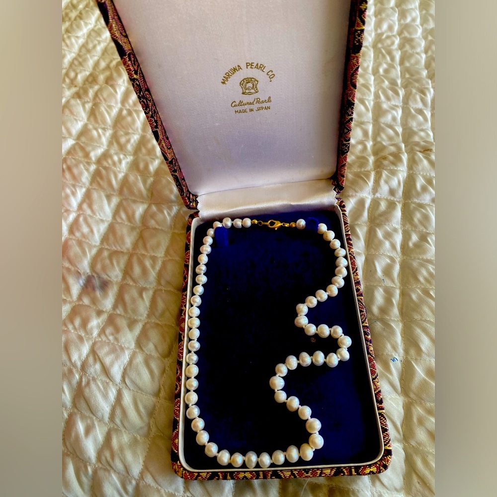 🐚🌊✨ REAL vintage salt water pearl necklace with box 🌊🐚✨